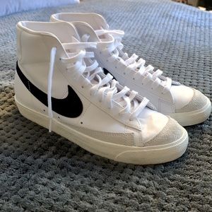 Womens sneakers